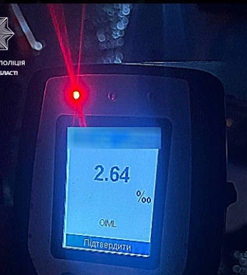 У Сумах п’яний водій Geely вчинив ДТП: алкоголь зашкалював у 13 разів
