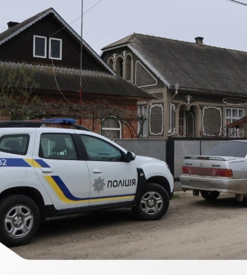 Задушив співмешканку та зімітував самогубство: на Буковині поліцейські затримали чоловіка, причетного до вбивства Задушив співмешканку та зімітував самогубство: на Буковині поліцейські затримали чоловіка, причетного до вбивства