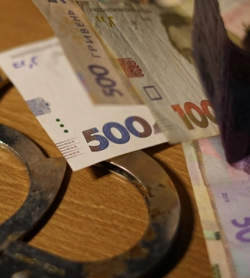 Директор будівельної фірми у Франківську віддав майно компанії під заставу задля близької особи: йому повідомили про підозру