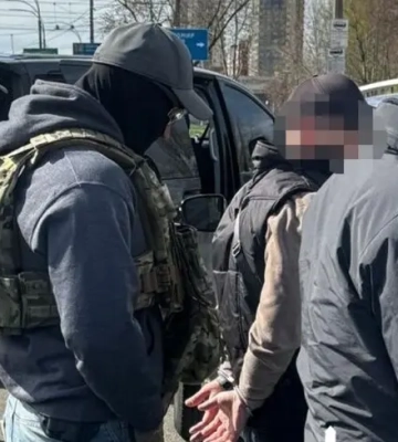 ДБР затримало чиновника РДА Києва за вимагання грошей з підприємців