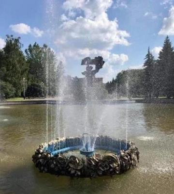 Буде багато селфі: У Рівному почав працювати найбільший фонтан (ВІДЕО)