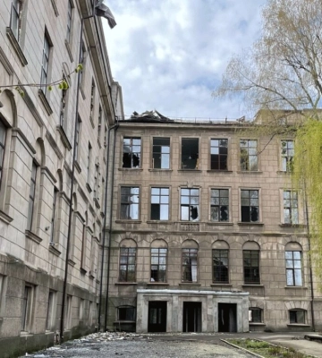 У Дніпрі триває ліквідація наслідків масованої атаки 16 квітня