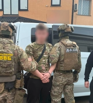 На Волині затримали військового, який мав допомогти ухилянту втекти