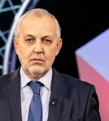 На відомого тележурналіста Юрія Макарова в Києві напали з ножем: він у тяжкому стані