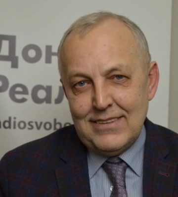 У Києві напали з ножем на журналіста Юрія Макарова, він у тяжкому стані