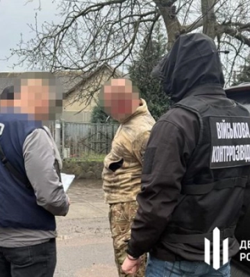 На Закарпатті ДБР затримало військового за вимагання грошей з підлеглих за &quot;вирішення&quot; службових питань