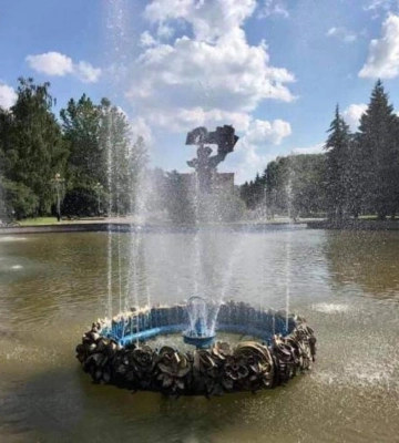 Буде багато селфі: У Рівному почав працювати найбільший фонтан (ВІДЕО)