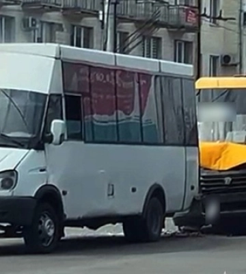 У Полтаві зіткнулися дві маршрутки, серед постраждалих - дитина