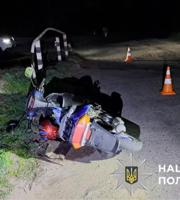 У селі на Київщині внаслідок нетверезої ДТП постраждала пасажирка мотоциклу