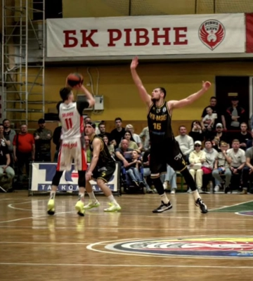 "Рівне" обіграло "Київ-Баскет" і перевело півфінал баскетбольної Суперліги у третій матч