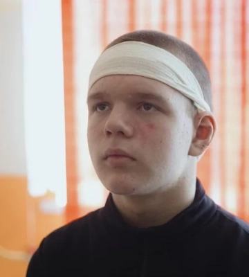 Суми відзначили нагородою 13-річного підлітка, який рятував людей з «автобуса смерті»