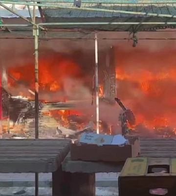В окупованому Генічеську на Херсонщині загорівся ринок, є постраждалі