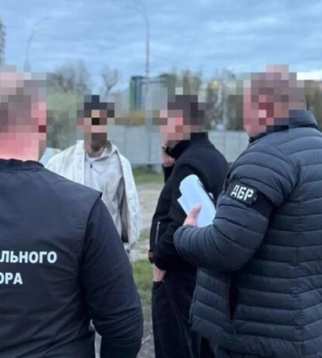 Бронював чоловіків за гроші: посадовцю Міноборони повідомили про підозру