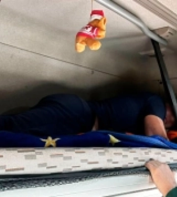 У «Ягодині» затримали чоловіка, який намагався виїхати з України, сховавшись у вантажівці