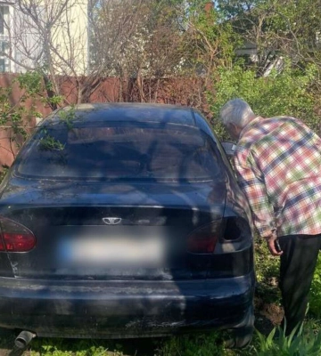 У Дніпрі п&#039;яний кермувальник Daewoo Lanos врізався у дерево