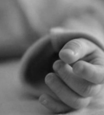 На Одещині горе-матір побила свого однорічного сина, коли він плакав: дитина померла в лікарні