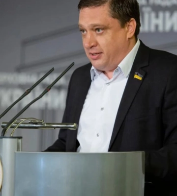 Нардеп з Рівненщині має коштовні годинники та мільйонні вклади