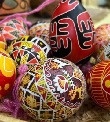 Юні голоси, синьо-жовті  писанки і тепло родинного свята. Як у Дніпрі твориться Великдень