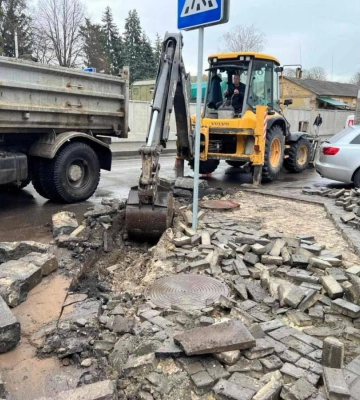 У Рівному облаштували пішохідний перехід біля госпіталю для військових