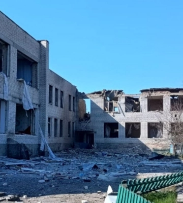 Оккупанты сбросили КАБы на школу в Сумской области
