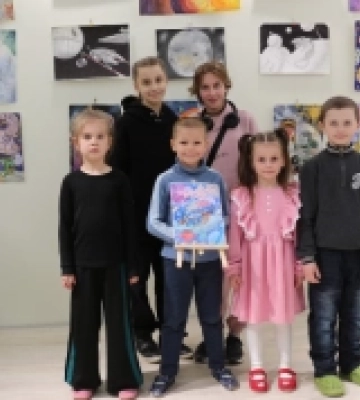 У Миколаєві відкрили виставку творчих робіт юних художників із Житомира