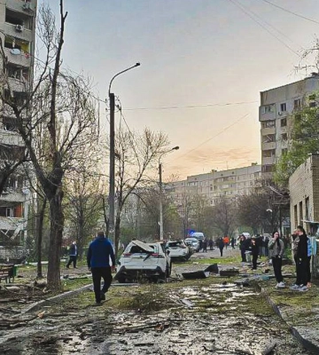 Зеленський відреагував на російські удари по Харкову: &quot;Треба бути відвертою сволотою та зневажати життя&quot;
