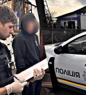 На Київщині троє чоловіків знімали на відео знущання над підлітком