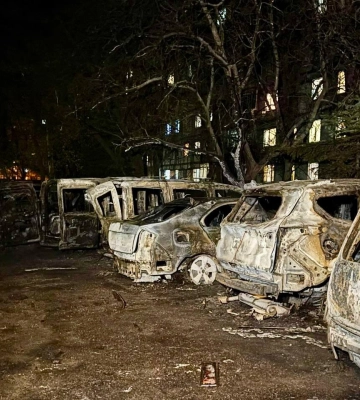 Руйнування і штаб допомоги: у Дніпрі ліквідовують наслідки ворожого удару, - ФОТО