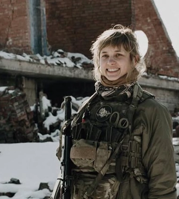 На війні загинула художниця та військова Маргарита Половінко