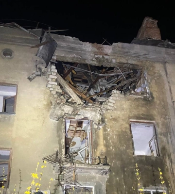 У Краматорську ворожий БпЛА влучив у багатоповерхівку, є поранені, - розпочато розслідування