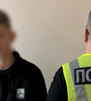 У Києві група підлітків напала на військового — двох вже затримала поліція, відео