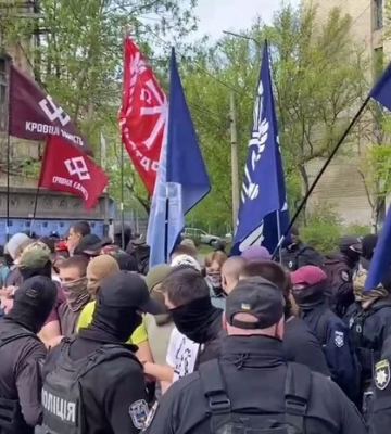 У Києві поліція розігнала активістів, які протестували проти ЛГБТК+ кінофестивалю У Києві поліція розігнала активістів, які протестували проти ЛГБТК+ кінофестивалю