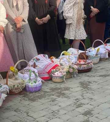 У храмах Луцька почали освячувати паски (фото, відео)