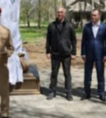 В окупованому Каланчаку відкрили пам’ятник адміралу Ушакову за участі представників російської адміністрації В окупованому Каланчаку відкрили пам’ятник адміралу Ушакову за участі представників російської адміністрації