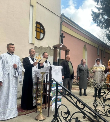 У храмах Луцька почали освячувати паски (фото, відео)