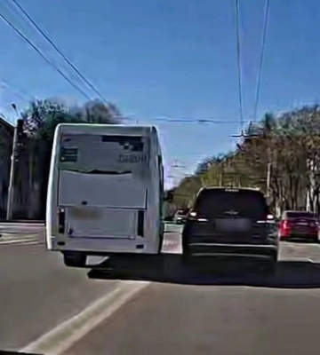 Сумські патрульні розшукали водія маршрутки, який порушив ПДР і потрапив на відео