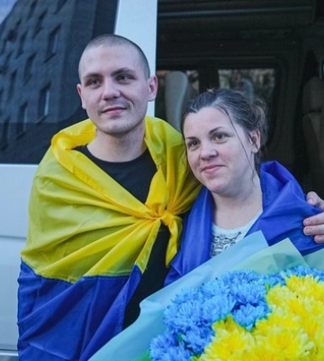 Мати і син з "Азовсталі" зустрілися на сьогоднішньому обміні після трьох років полону