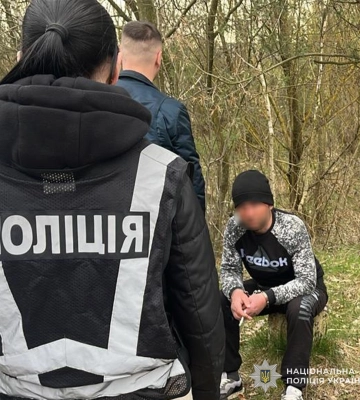 На Львівщині поліцейські викрили та затримали торговця бойовими гранатами