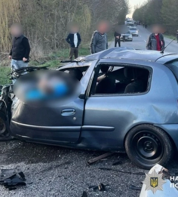 На Жмеринщині зіткнулися легковик та маршрутка: є загиблий та семеро поранених