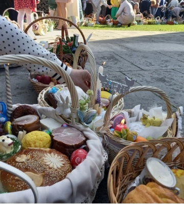 Як у Перечині пасхальні кошики освячували