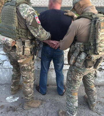 На Кіровоградщині повідомлено про підозру зловмиснику, який вдарив ножем двох людей На Кіровоградщині повідомлено про підозру зловмиснику, який вдарив ножем двох людей