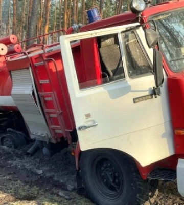 На Харківщині пожежна машина лісгоспу підірвалася на вибухівці, двоє постраждалих