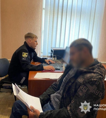 На Дніпропетровщині повідомлено про підозру чоловіку, який жбурнув гранату у бік знайомих