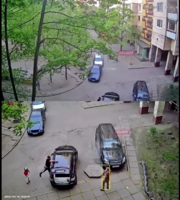 В Каменском во дворе многоэтажки мужчина в военной форме устроил стрельбу