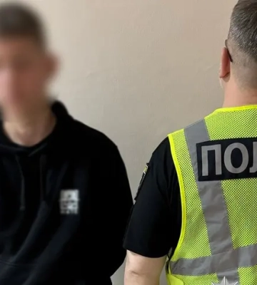 Підліткам, які побили військового у Києві, повідомили про підозру