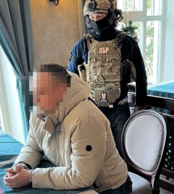 Елітні автомобілі, земля та екскаватор: експрацівника Львівської митниці судитимуть за незаконне збагачення
