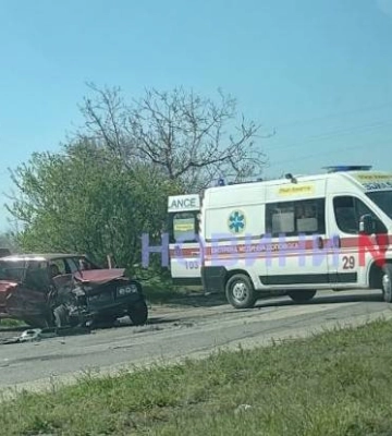 Під Миколаєвом зіткнулися Ford та ВАЗ: госпіталізовано водія