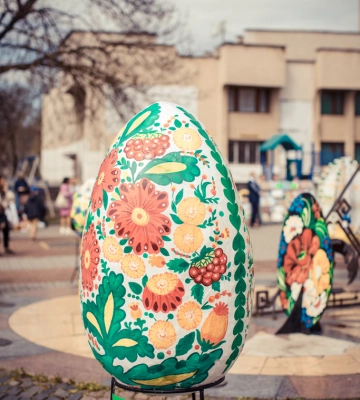 В Іршаві встановили великодню інсталяцію