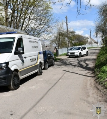 На Тернопільщині встановили особу породілі, яка залишила новонароджену дитину на вулиці