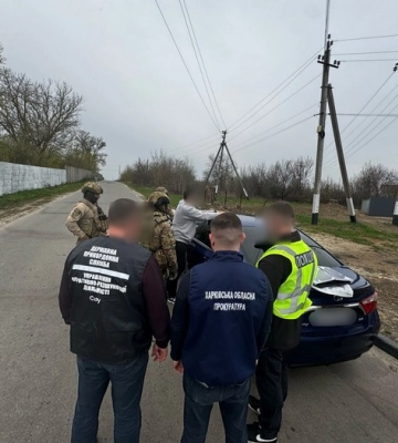 Відстрочка від мобілізації, зняття з розшуку та переправлення через держкордон за 13 000 доларів
